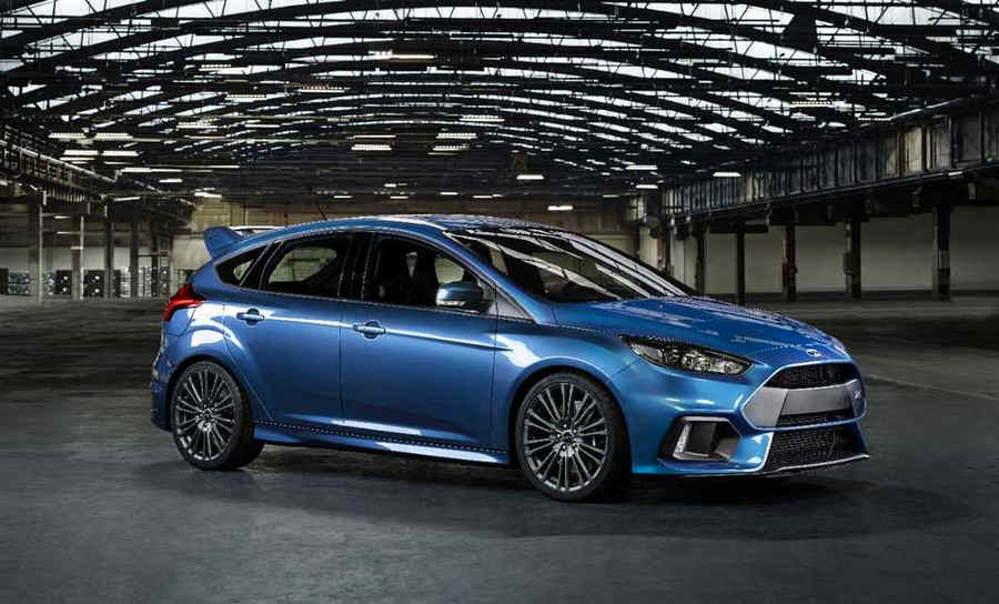 Ford_Focus_RS_2015_laterale