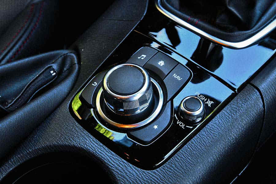 18_Mazda_Mazda3_Kit_estetico_comandi_Navigatore
