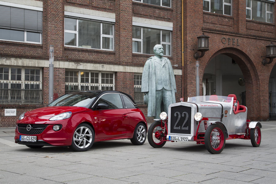 Opel ADAM meets the Loryc Electric Speedster