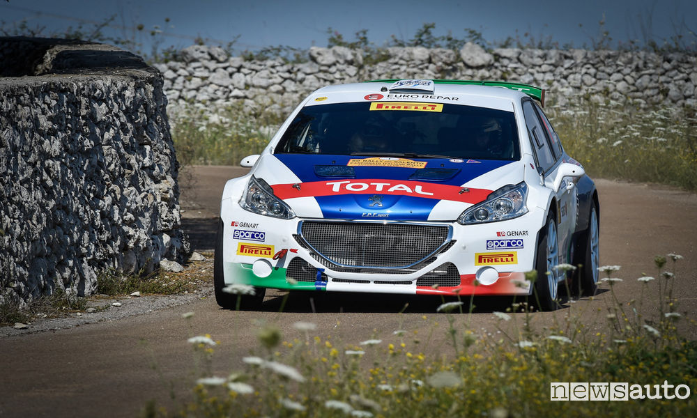 Peugeot-208-Rally-Andreucci-2017-Rally-Salento-3