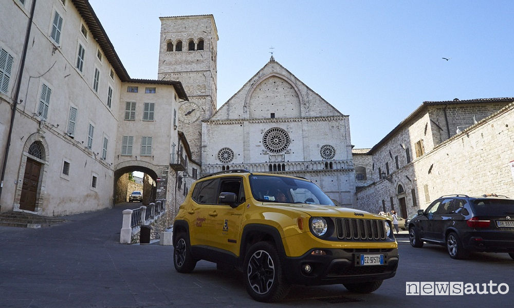 Jeep-Renegade-gialla-Viaggio Italia