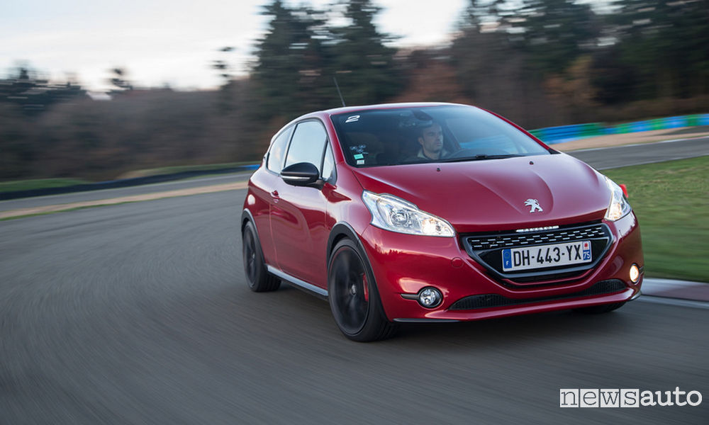 Peugeot 208 GTi by Peugeot Sport