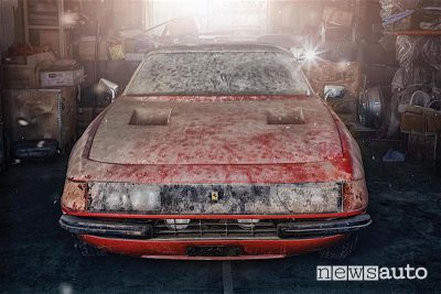 foto auto sportive abbandonate