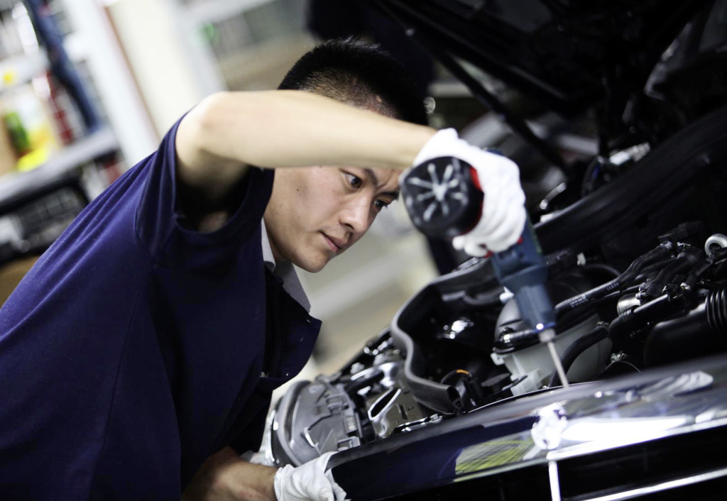 Mercedes Benz A acquisizione cina Geely