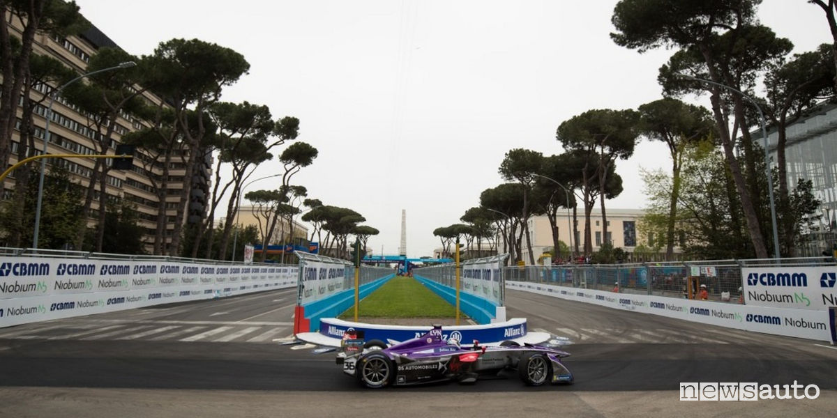 Corsa clandestina sul tracciato di Formula E