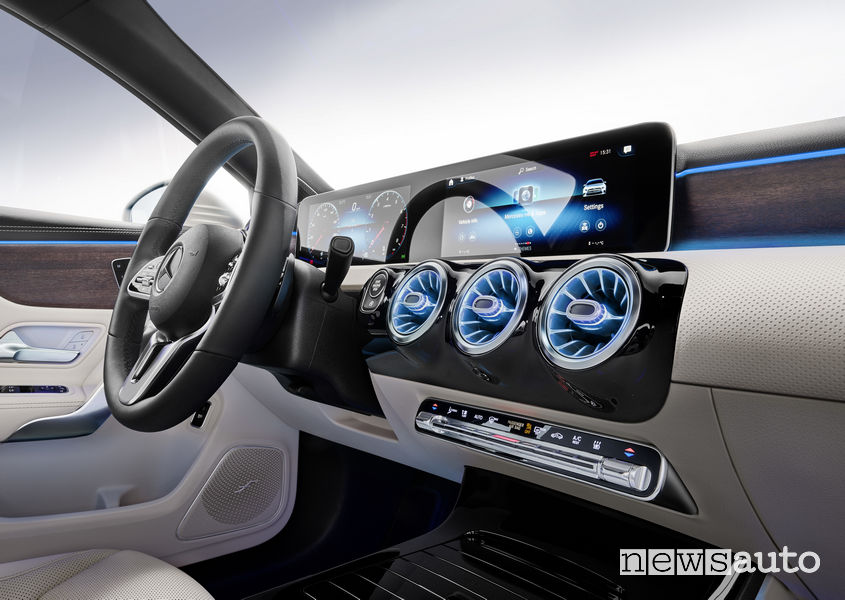 Mercedes-Benz Classe A Berlina 2019 AMG Line plancia