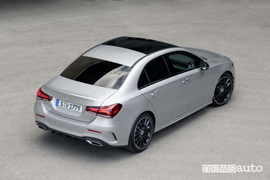 Mercedes-Benz Classe A Berlina 2019 AMG Line vista posteriore