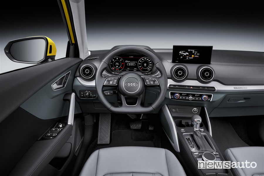 Audi Q2 2019, plancia strumenti