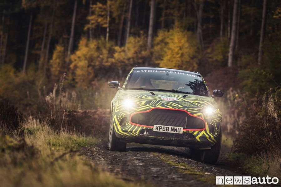 Suv Aston Martin DBX Test Rally di Gran Bretagna