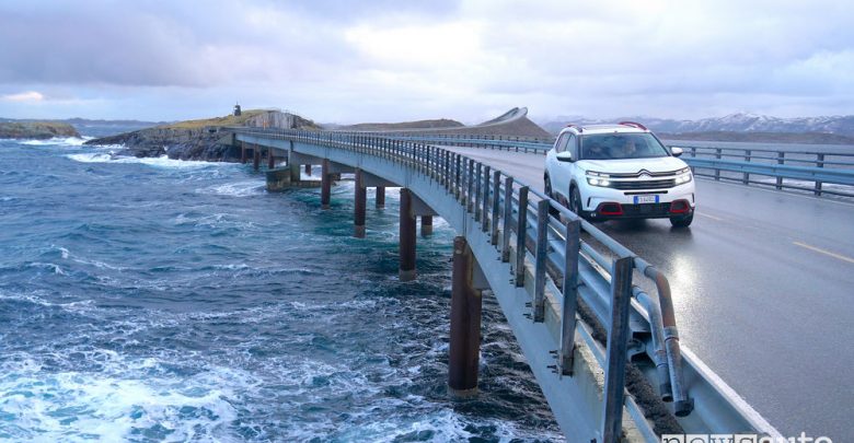 Citroen C5 Aircross 71° N Limited Edition Atlantic Road