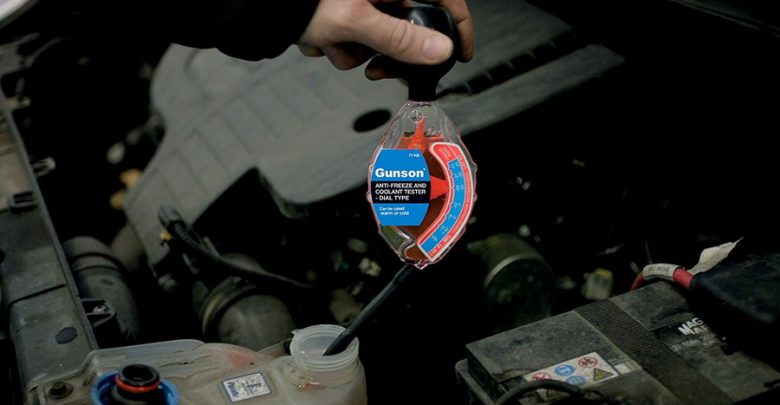 Verifica antigelo con il test del densimetro 