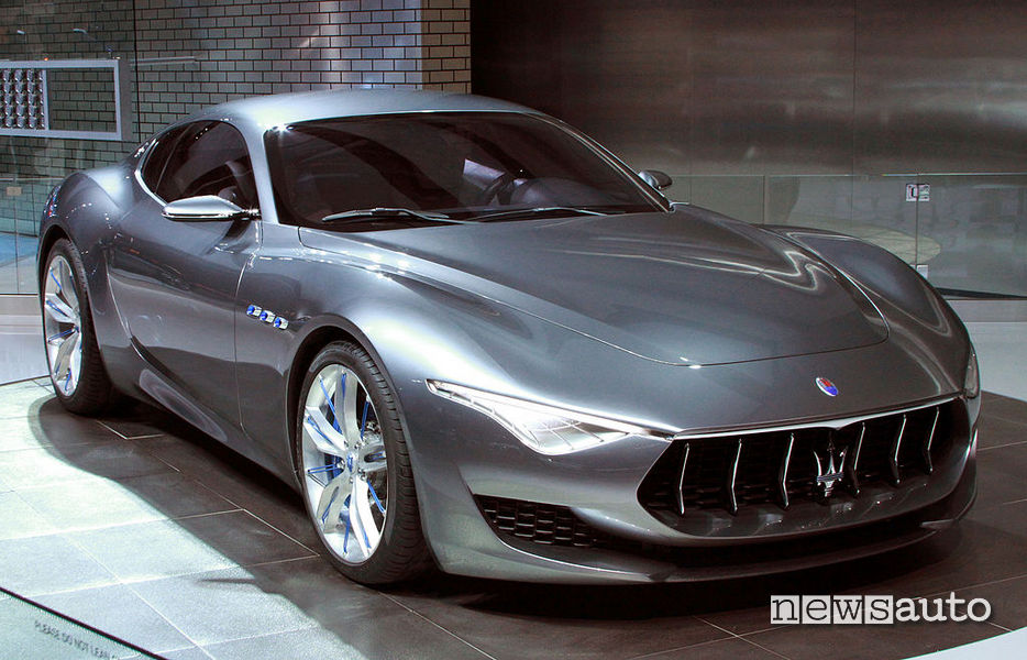 Maserati Alfieri due versioni: una totalmente elettrica a zero emissioni e una ibrida plug-in.