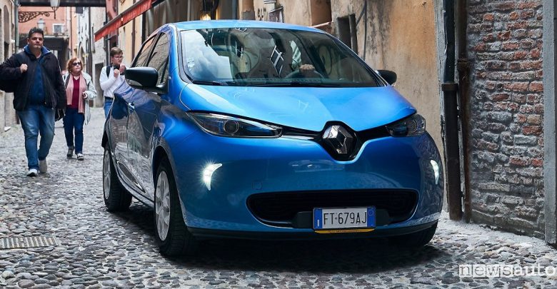 Noleggio auto elettriche Renault Zoe Ferrara