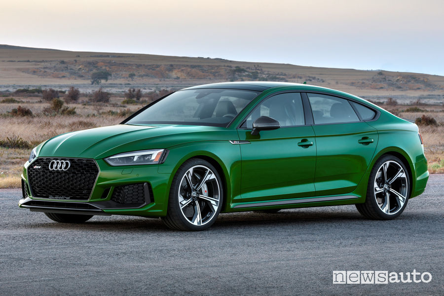 Vista di profilo Audi RS 5 Sportback