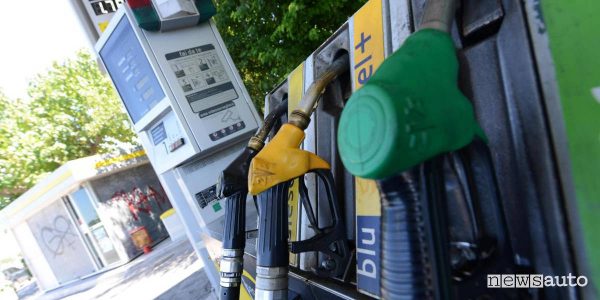 Prezzi benzina e gasolio, sconti sul carburante in Friuli