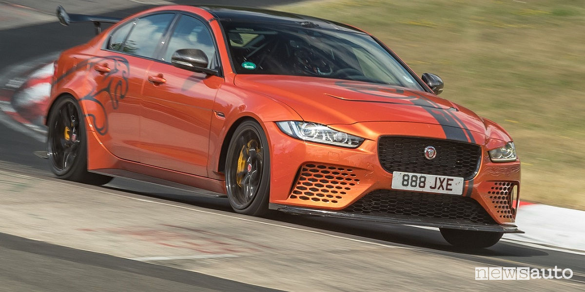 Jaguar XE SV Project 8 record al Nurburgring