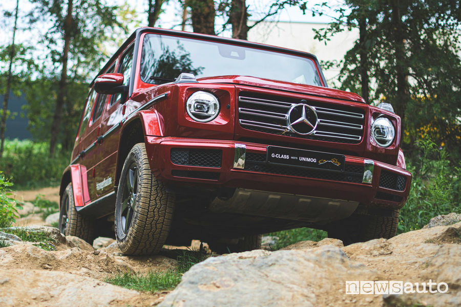 Mercedes Classe G off road sui massi