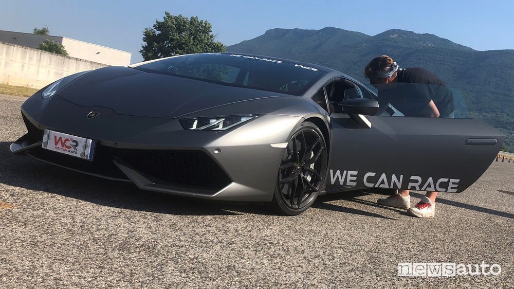 Come diventare pilota ferrari e lamborghini al volante di una supercar