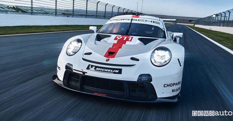 Nuova Porsche 911 RSR