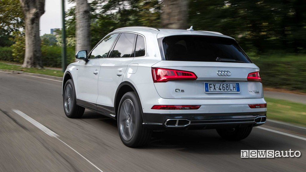 Audi Q5 Phev posteriore in movimento