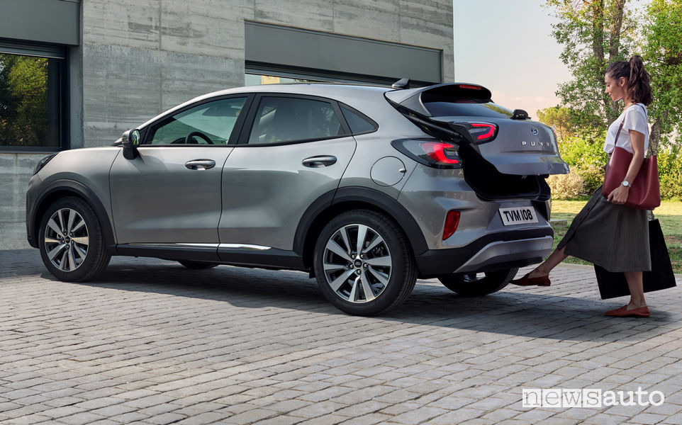 Portellone apertura senza l’uso delle mani sulla Ford Puma Titanium X