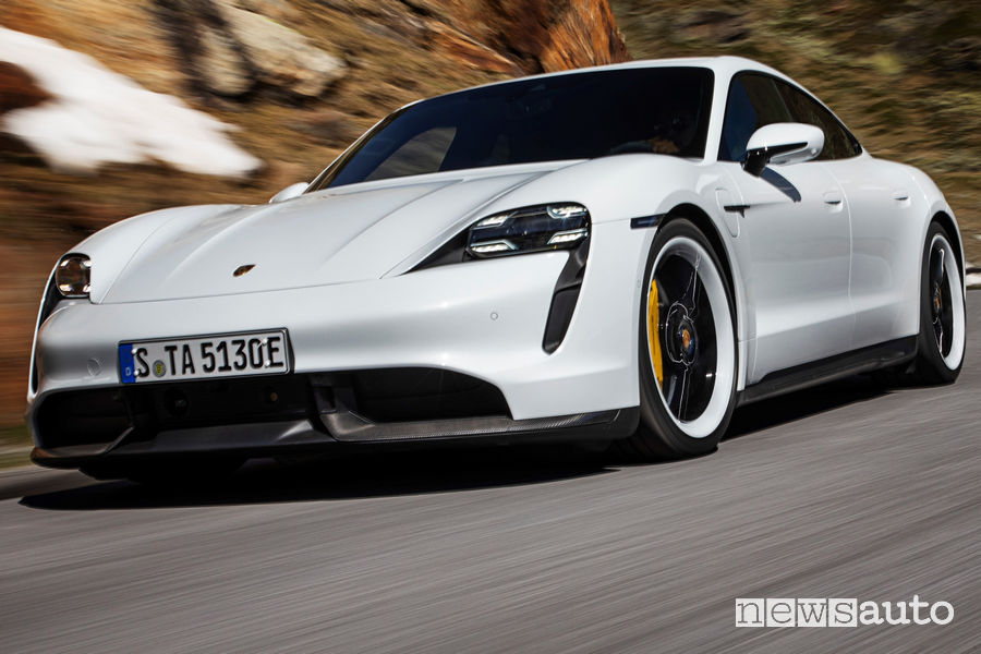 Porsche Taycan Turbo S splitter anteriore