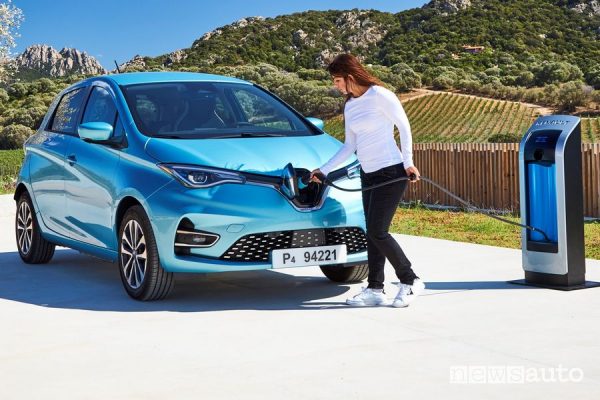 Operazione di ricarica Renault Zoe 2020
