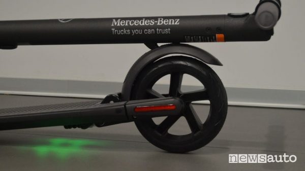 Monopoattino elettrico by Mercedes con 25 km di autonomia