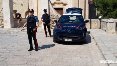 Carabinieri con l'auto elettrica a Matera