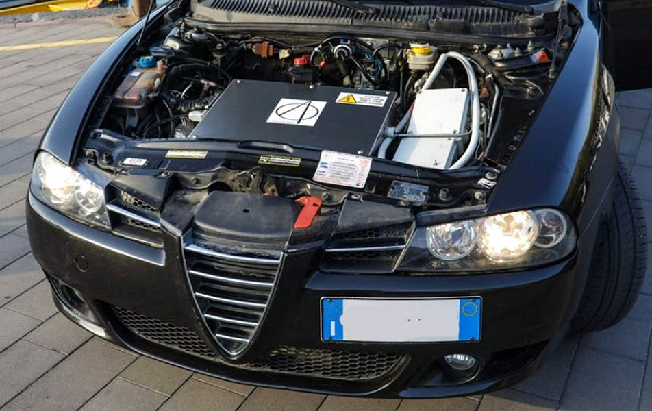 Retrofit elettrico su un Alfa Romeo trasformata in auto elettrica 100