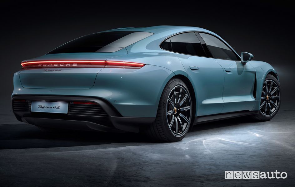 Fascia luminosa posteriore Porsche Taycan 4S