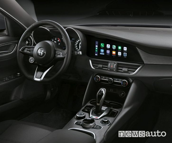 Infotainment Apple CarPlay Alfa Romeo Giulia 2020
