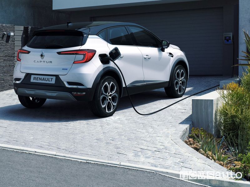 Ricarica da wallbox domestica Renault Captur E-TECH Plug-in