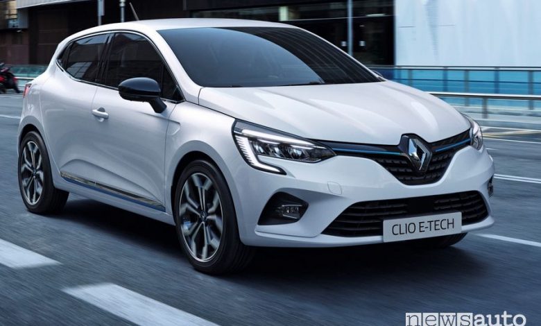 Vista di profilo Renault Clio E-TECH