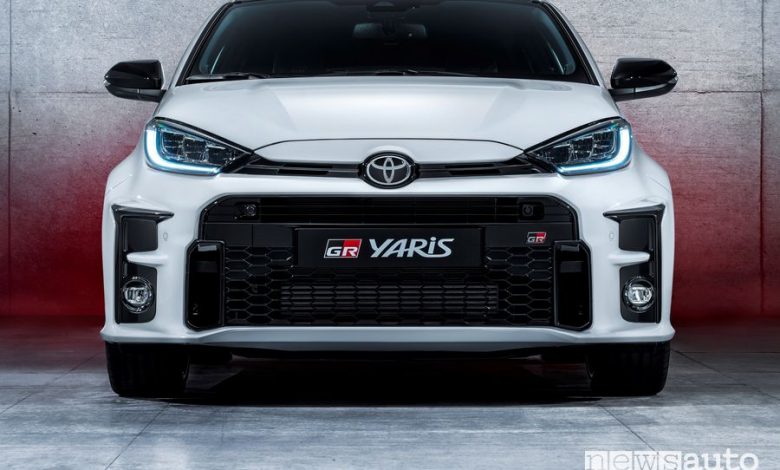 Frontale, calandra anteriore Toyota GR Yaris