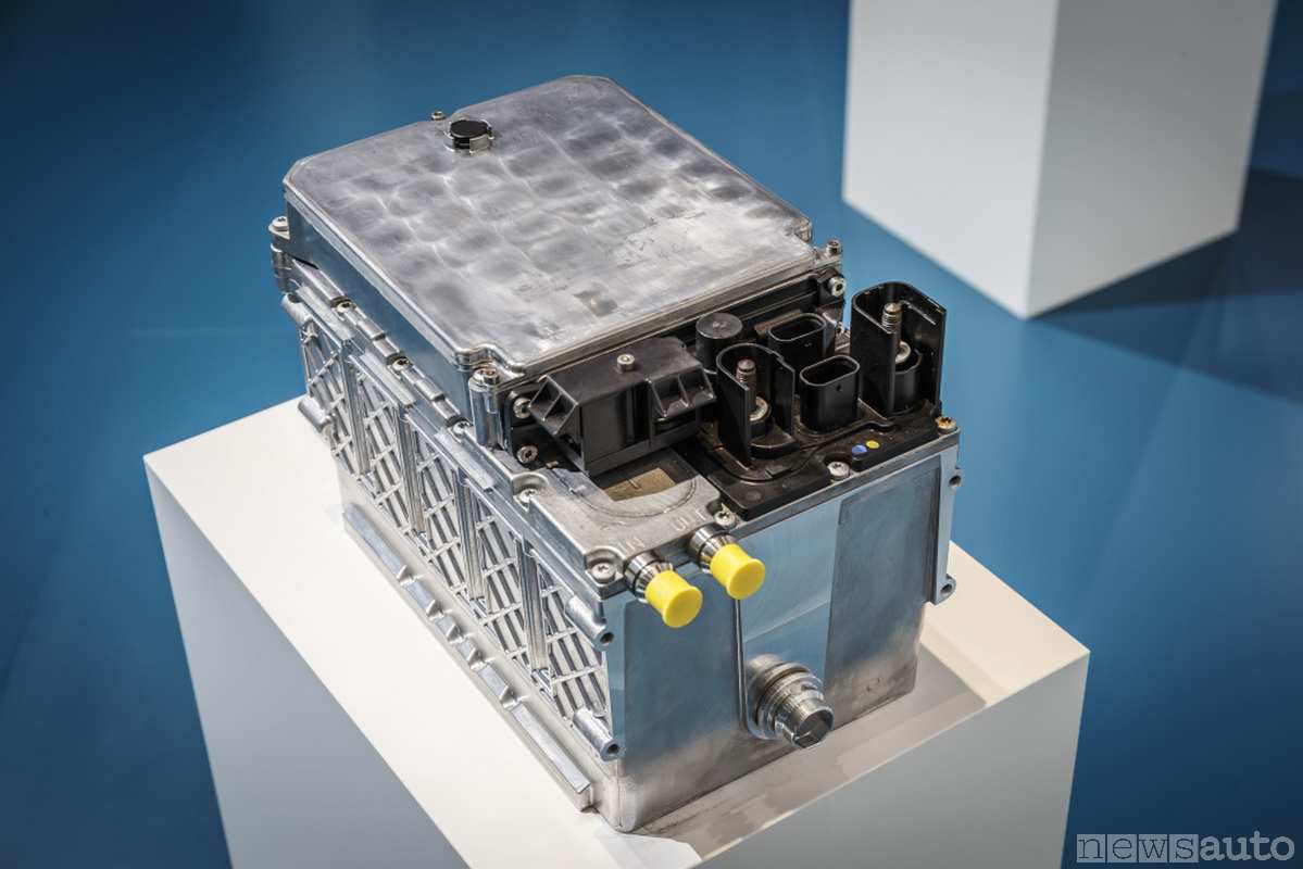 Motore Mercedes mild hybrid EQ Boost benzina, ibrido, turbo M264 MHEV