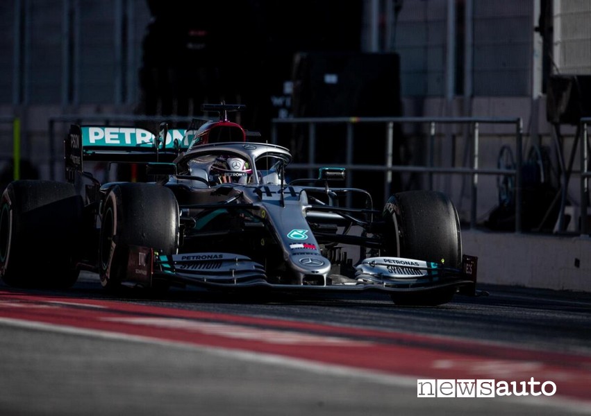 Lewis Hamilton Mercedes W 11 test invernali F1
