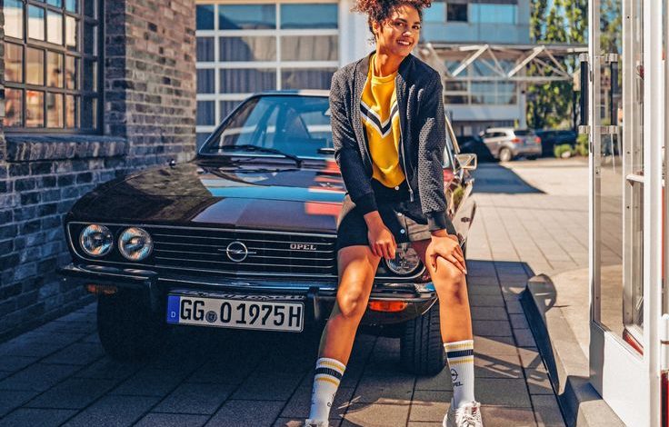 Opel Manta girl