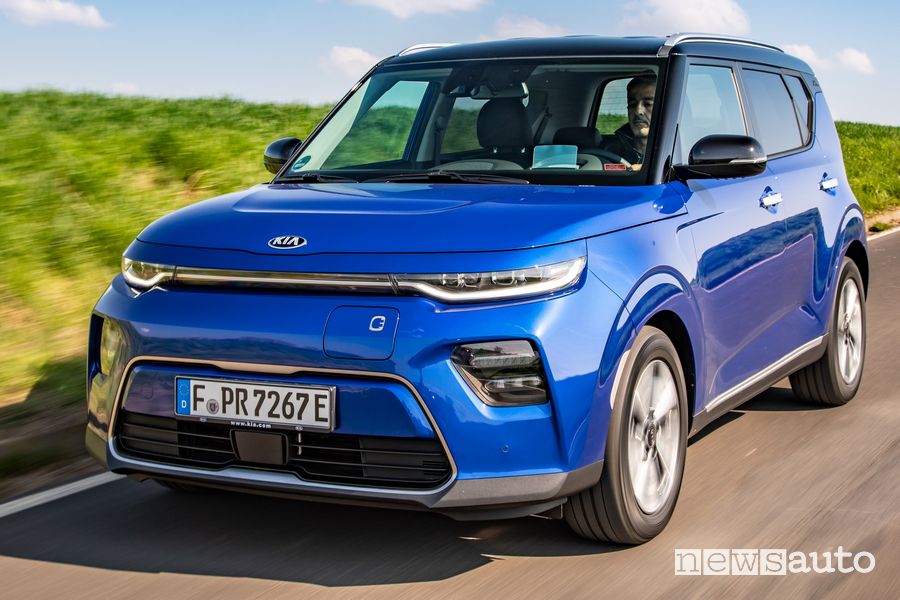 Vista anteriore Kia e-Soul elettrica EV