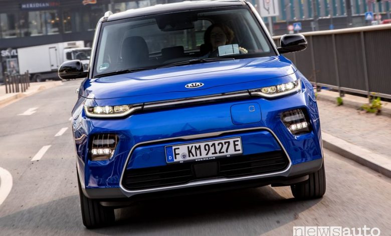 Vista anteriore Kia e-Soul elettrica EV