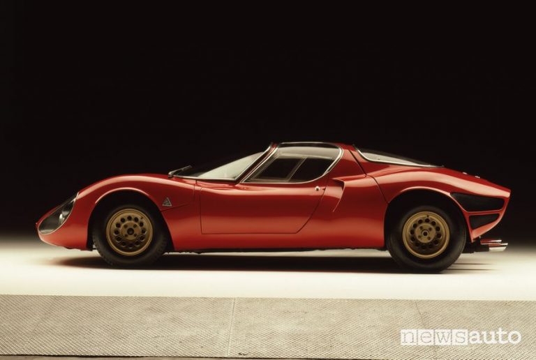 Alfa Romeo, la storia della 33 Stradale, Carabo e Montreal