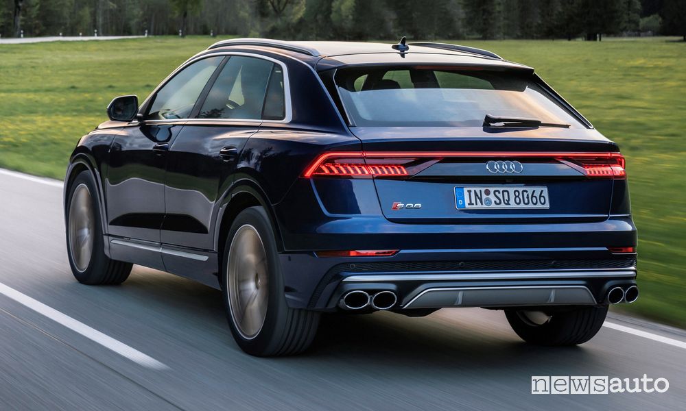 Vista posteriore Audi SQ8 TFSI