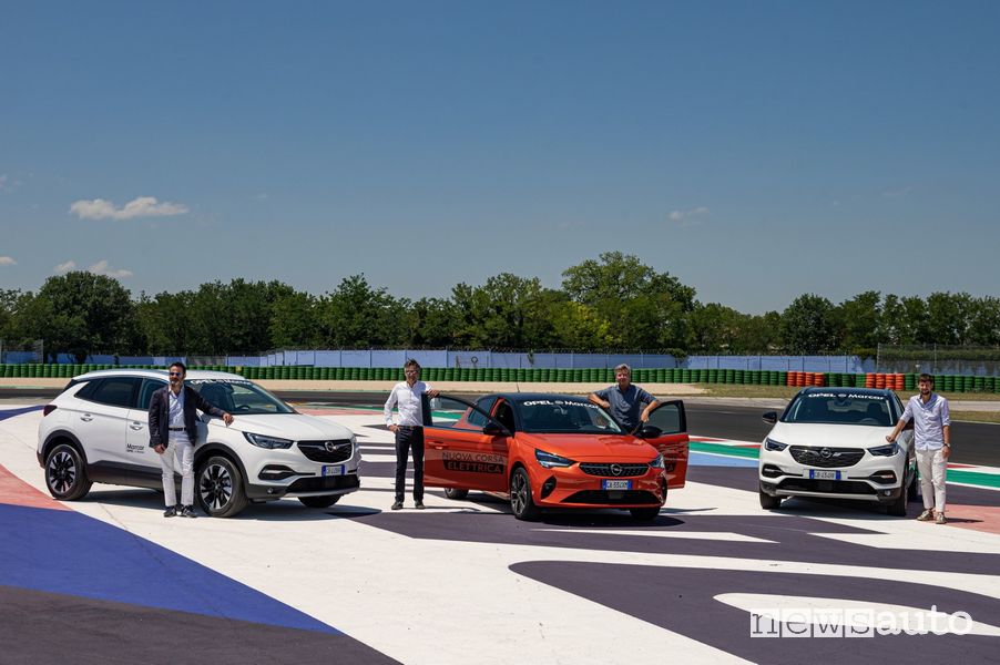 auto ufficiali del circuito di Misano: Opel Grandland X Hybrid e-Corsa elettrica
