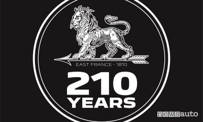 Peugeot 210 anni, nuovo logo e prodotti celebrativi