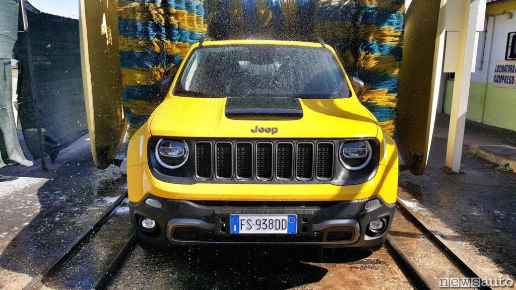 Nuovi fari full led e griglia a sette feritoie per la Renegade