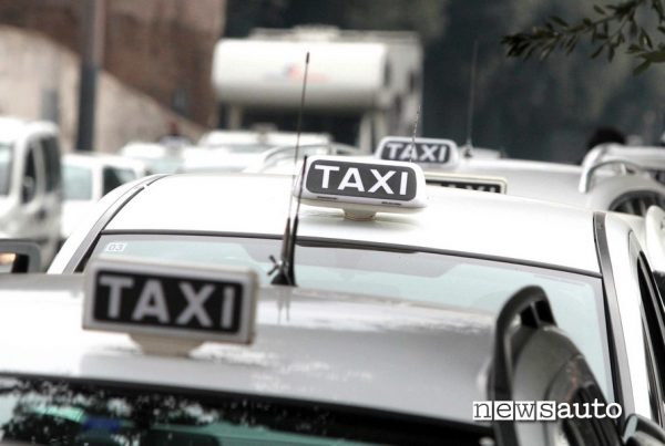 Incentivi auto Lazio, bonus per Taxi e Ncc