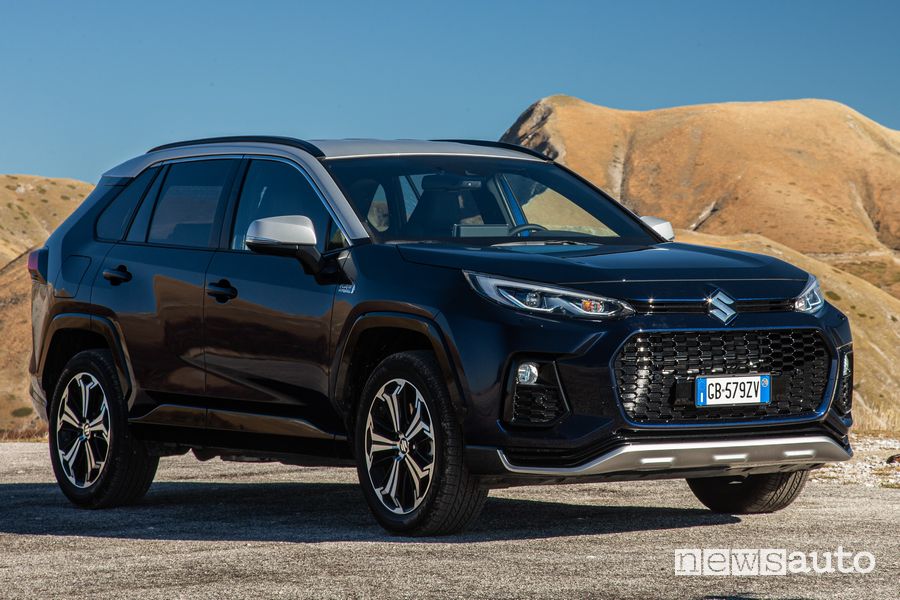 Vista di profilo Suzuki Across Plug-in