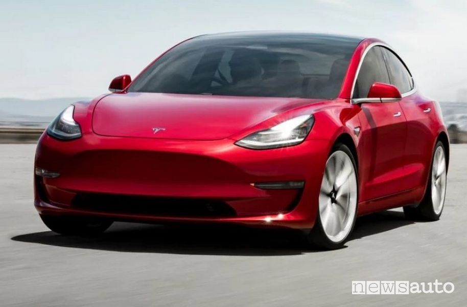 Prezzi Tesla Model 3 con gli incentivi statali