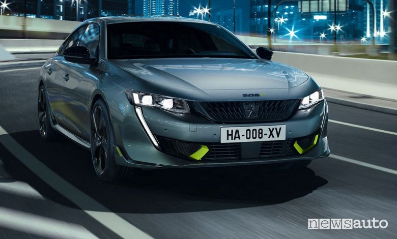 Peugeot verso l’elettrificazione, furgoni elettrici e auto sportive ibride plug-in