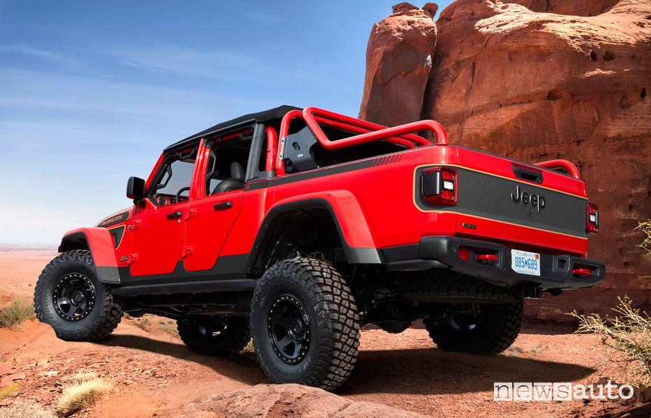 Vista posteriore Jeep Gladiator Red Bare concept